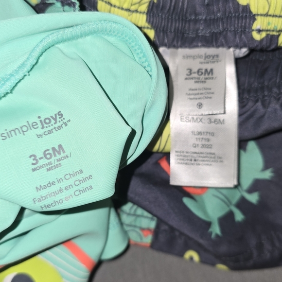 Carter's: Size: 3 to 6 months Swim trunks w/drawstring & Long sleeve Rash Guard - Picture 10 of 11